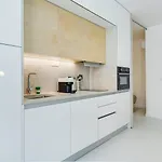 Cosy 1br Renovated - Heart Of Santos | By Airnest Apartman *
