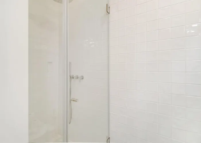 Cosy 1br Renovated - Heart Of Santos | By Airnest Apartment